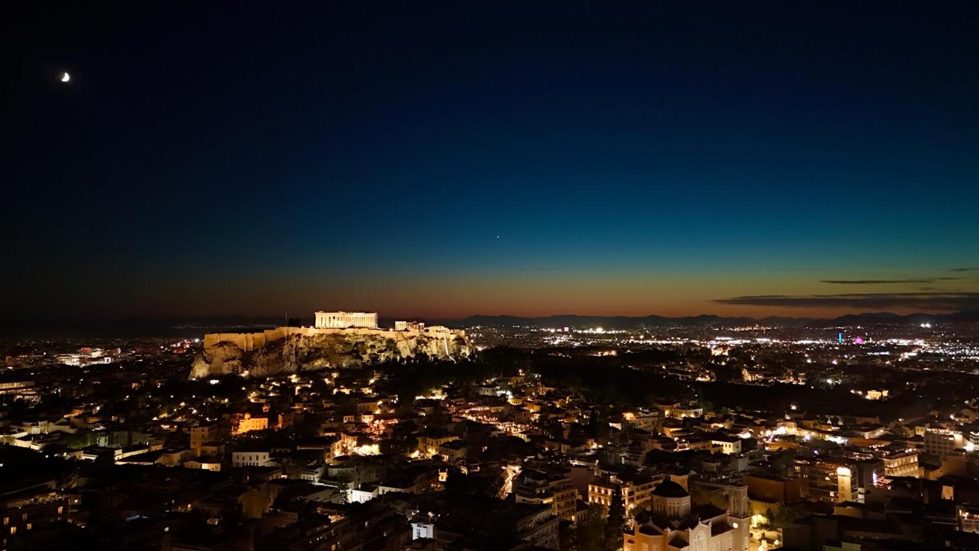 Parthenon And Syntagma Square View Apartment Athén Kültér fotó