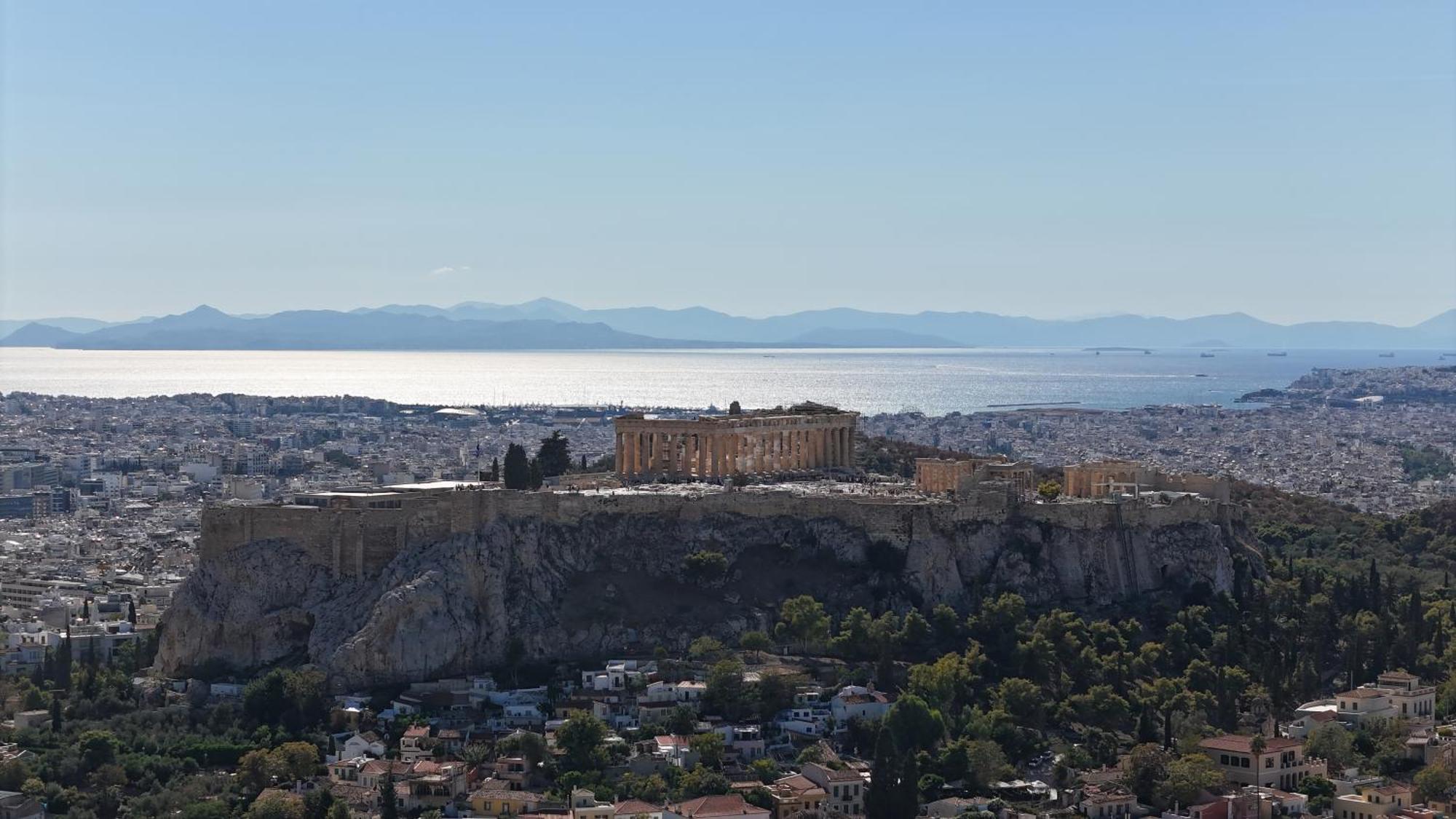Parthenon And Syntagma Square View Apartment Athén Kültér fotó