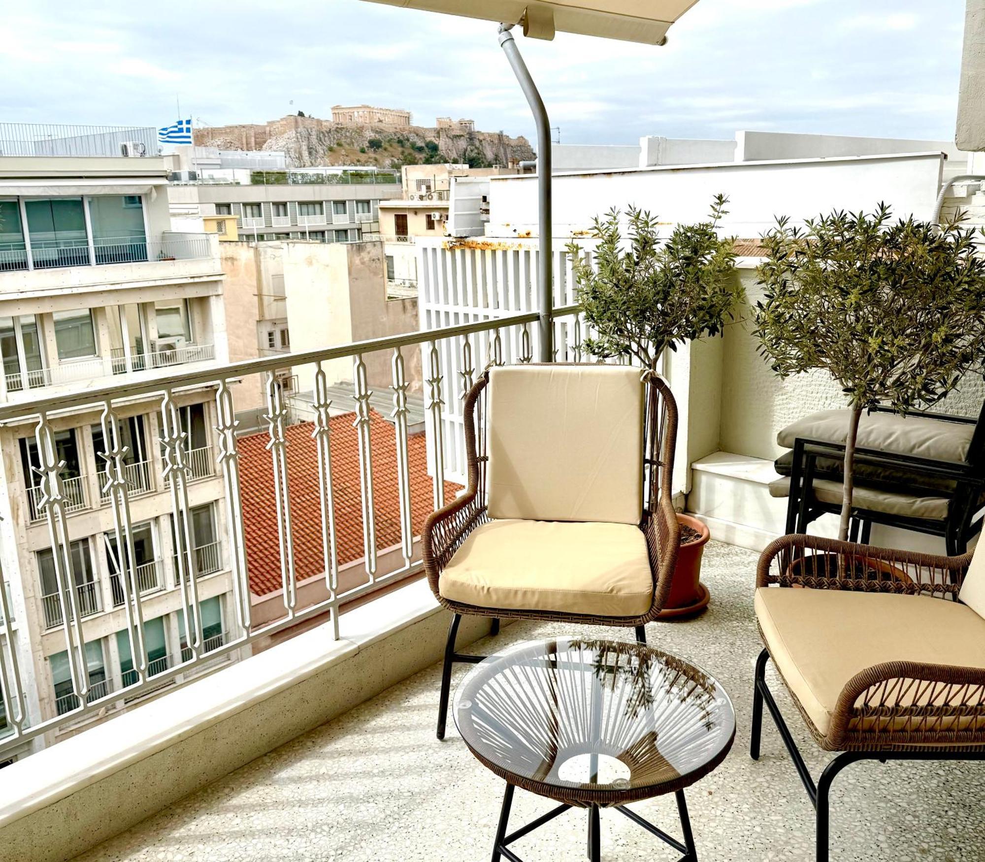 Parthenon And Syntagma Square View Apartment Athén Kültér fotó
